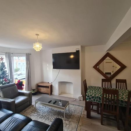 3-Bed House In London Self-Contained In Ladywell Villa Екстериор снимка