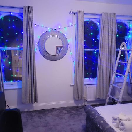 3-Bed House In London Self-Contained In Ladywell Villa Екстериор снимка