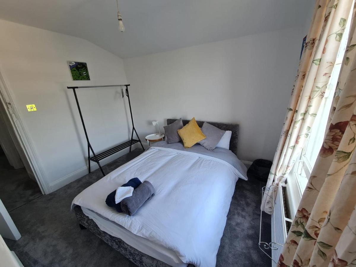 3-Bed House In London Self-Contained In Ladywell Villa Екстериор снимка